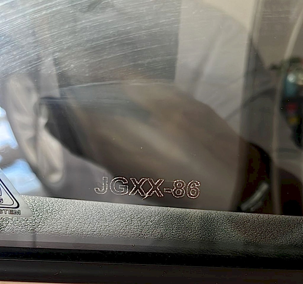 grabado de patente en vidrio con maquina laser